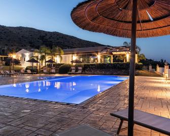 Agriturismo alle Riserve Cavagrande - Avola - Bazén