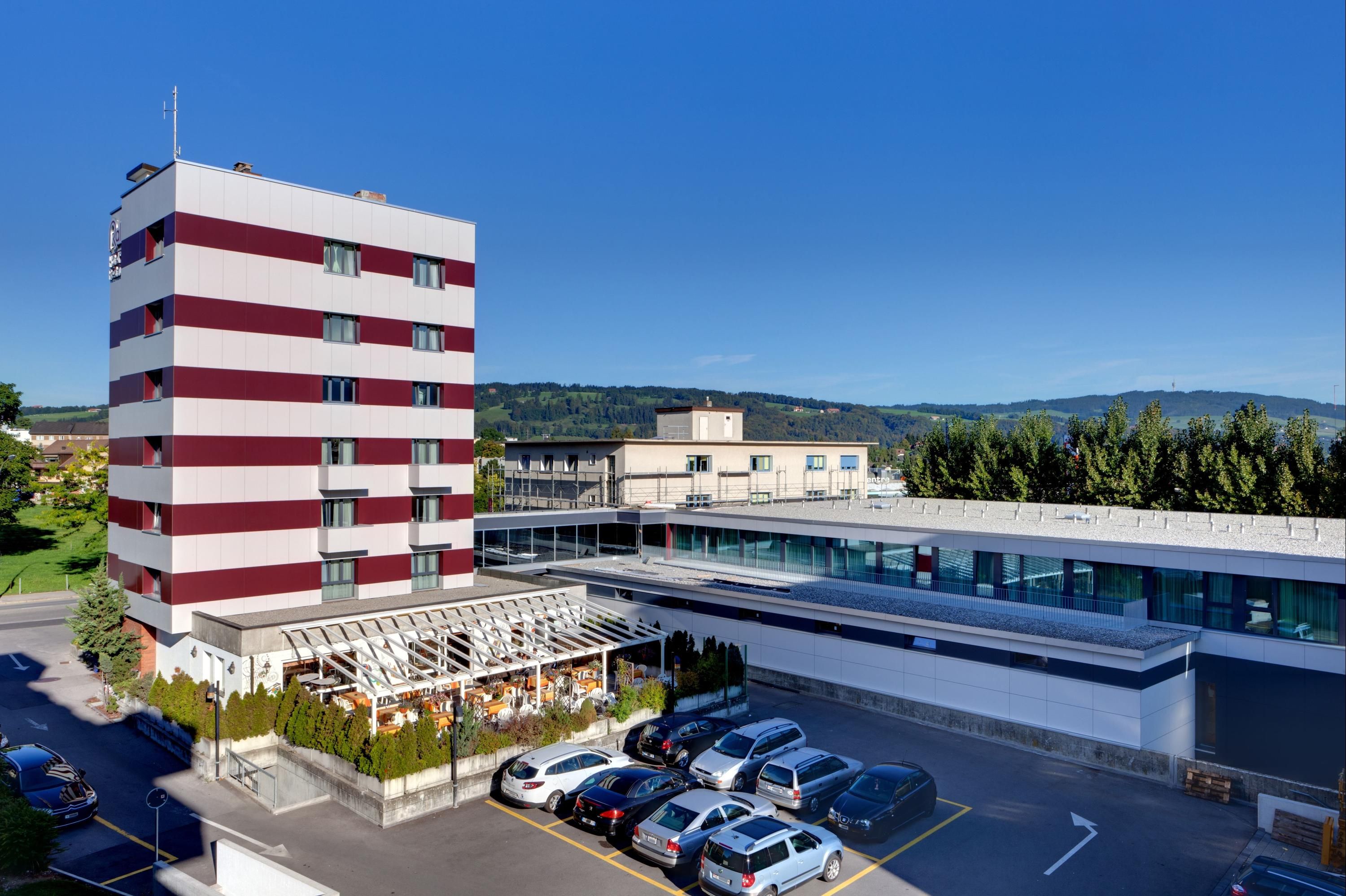 Hôtel Rallye & Entrées aux Bains de la Gruyère - Bulle - Building