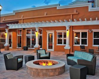 Residence Inn by Marriott Indianapolis Noblesville - Noblesville - Patio