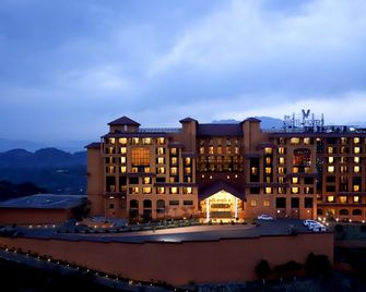 The White Hotel Katra - Katra - Building