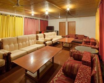 GP Hotels and Resorts - Nashik - Lounge
