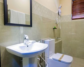 Limeshine Residence - Airport Transit Hotel - Katunayake