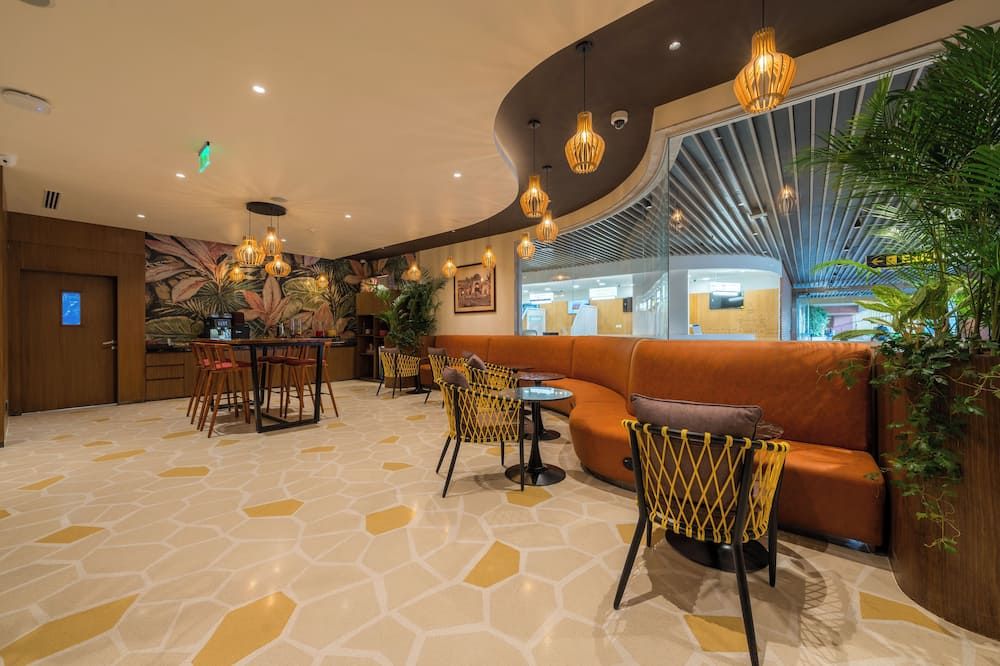 080 Transit Hotel, T2 thumbnail 2
