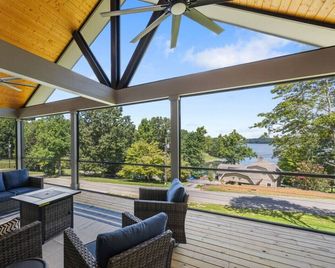 New Home, Dock, Kayaks, Game Room, Water - Winchester - Balcony
