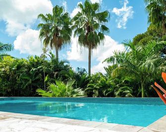 The Mount Villa at Palm Garden Nevis - Jessup's Village - Piscina