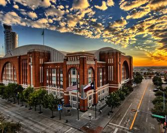 Crowne Plaza Hotel Dallas Downtown - Dallas - Rakennus