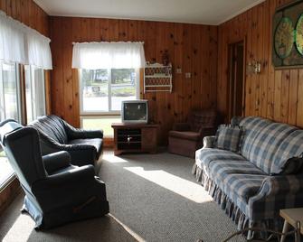 Silver Lake Cottage with a beautiful view of silver lake and the dunes - Mears - Sala de estar