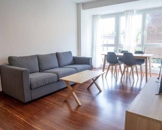 Bañeru 1 Vivienda en el centro de Zarautz a 1 min de la playa by Egona - Zarautz - Ruang tamu