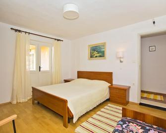 Seaside secluded apartments Cove Tvrdni Dolac, Hvar - 4008 - Gdinj - Habitación