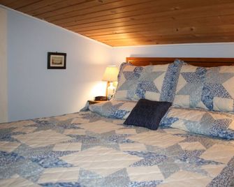 Serendipity Bed and Breakfast - Saugatuck - Bedroom