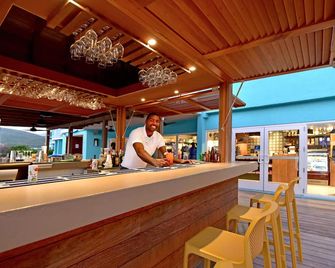 Oyster Bay Beach Resort - Upper Prince's Quarter - Bar