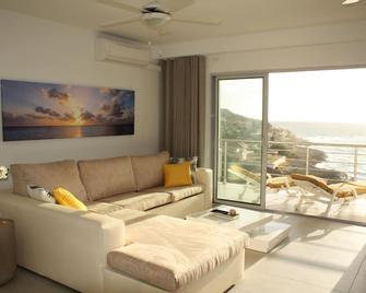 Reve De La Mer. Ocean Front Modern Condo Facing St. Barth. - Philipsburg - Salon