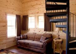 Cabins of Mackinaw - Mackinaw City - Living room