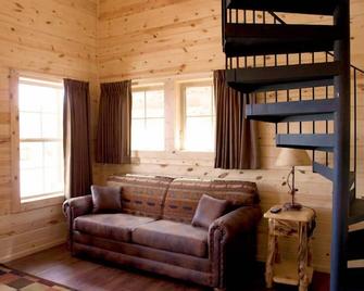 Cabins of Mackinaw - Mackinaw City - Living room