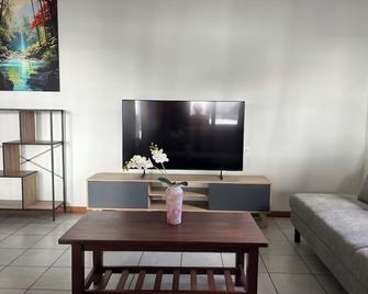 Montrose Place Huahine - Fare - Living room