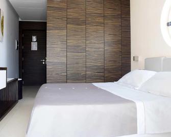 White Hotel - Vieste - Kamar Tidur
