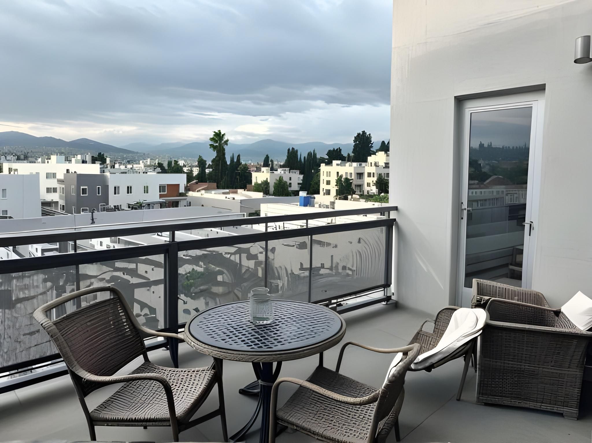 Hollywood Cosmopolitan Apartments - לוס אנג'לס - מרפסת