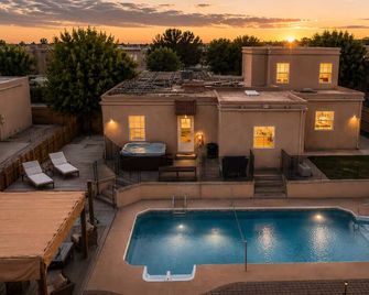 Family Fun, Movie Theater Games Full Kit - Farmington - Pool