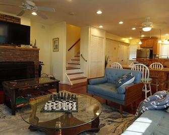 Min14 | Boardwalk Front 3br 2ba Townhouse, Sleeps 8, Pets Ok! By Shore Points Vacations - Point Pleasant - Sala de estar