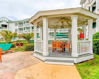 Beautiful Resort Suite with Free Parking, WiFi, Fireplace, Pools & Beach Access - Virginia Beach - Patio