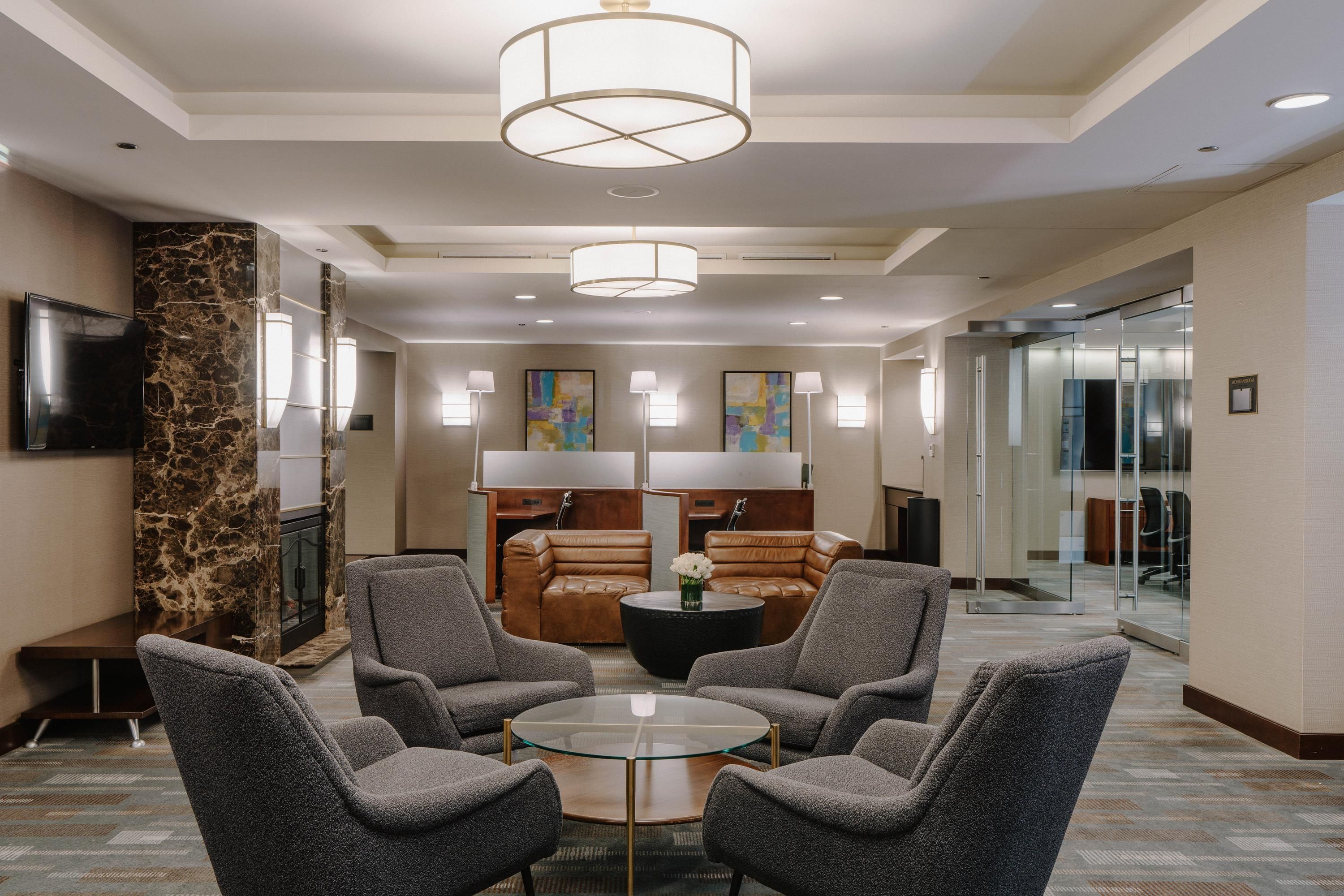Lounge view of Club Quarters Hotel Wacker at Michigan