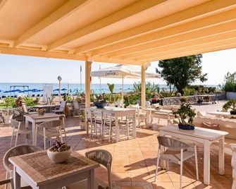 Kathrin Beach Hotel - Adelianos Kampos - Restauracja