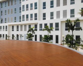 Town View Apartment Studio @ Patraland Urbano - Bekasi - Gebäude