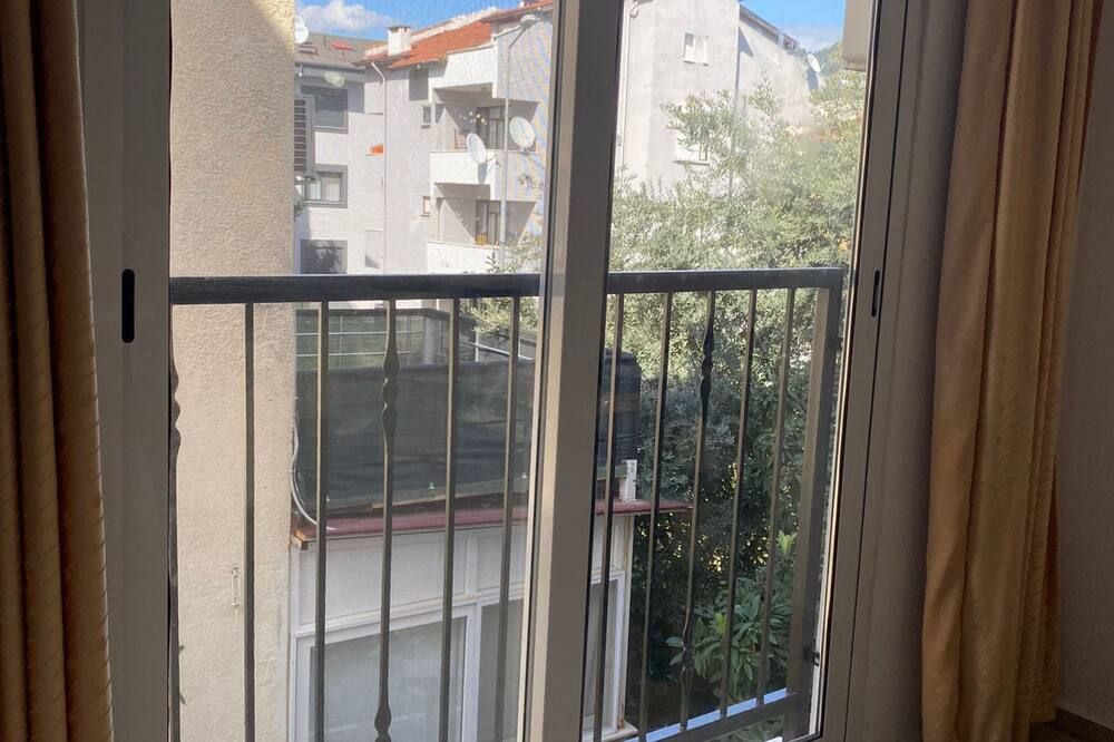 Comfort Room -A- - مارماريس - شرفة