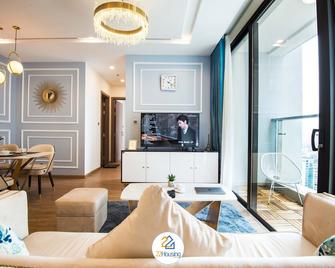 22housing Vinhomes Metropolis Hotel & Apartment - Hanoi - Living room