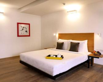 Super Townhouse Bombay Exhibition Centre Goregaon - Mumbai - Bedroom