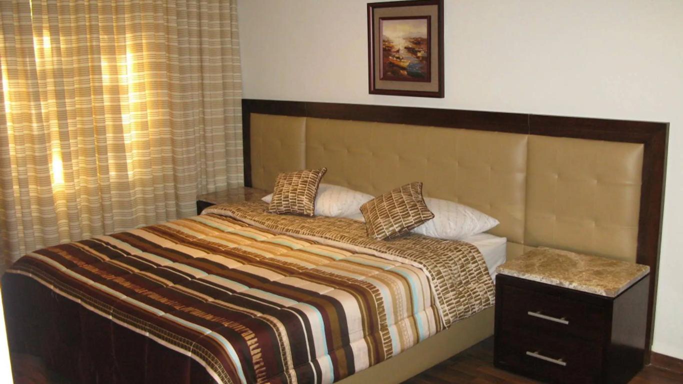 Granada Suites Hotel