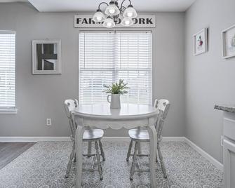 Bright Open House Minutes To Downtown Cartersville - Cartersville - Comedor