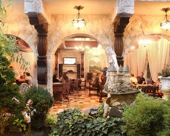 헌터 프린스 캐슬 호텔 - 투르다 - 로비