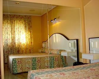 Motel Cancun Barbadas-Ourense - San Ciprián de Viñas - Habitación
