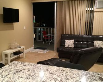 Beach Studio Condo ~ Olympic Sized Pool , directly on the intracoastal waterway - Indian Shores - Living room