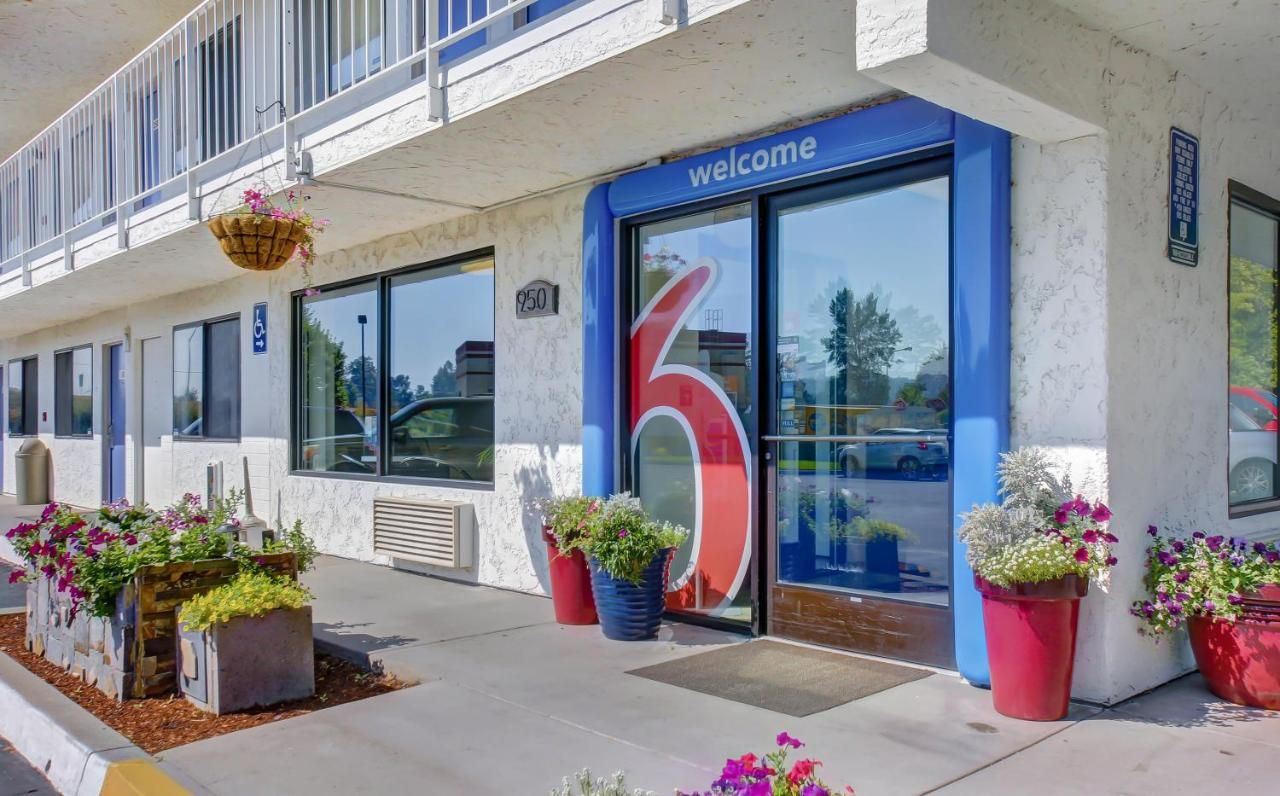 Motel 6-Medford, Or
