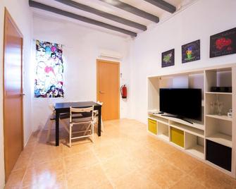 Nice apartment in the historic and commercial center of Reus. - Reus - Jadalnia