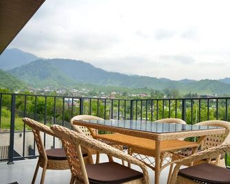 Almaty Highlands Getaway-Rodnik Chalet. Mountain View - Besqaynar - Balcony
