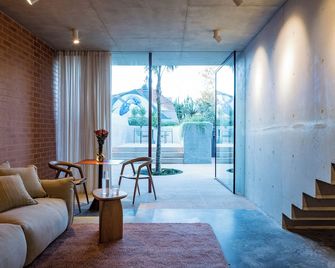 Camperdown- Luxury Architectural Apartment Escape - סידני - סלון