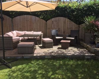 Lodbourne Farmhouse B&B - Gillingham - Patio