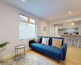 Cohost Partners Modern 2br Duplex Fast Wifi - Cardiff - Pokój dzienny