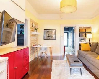 2 En Suite Baths, Book Your Christmas Ho - San Francisco - Living room