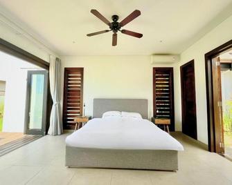 Four Bedroom Riverfront Villa 62 - Nadi - Chambre