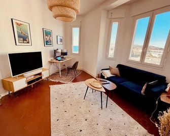 Charming Apartment at 10mn du Vieux Port - Μασσαλία - Σαλόνι