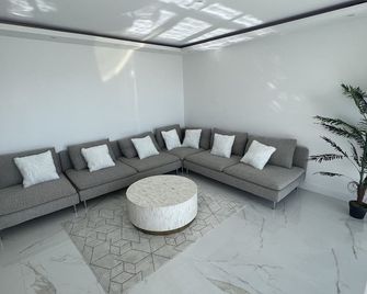 Nice Apartment with amazing view of Paris + Parking - Paris - Salon