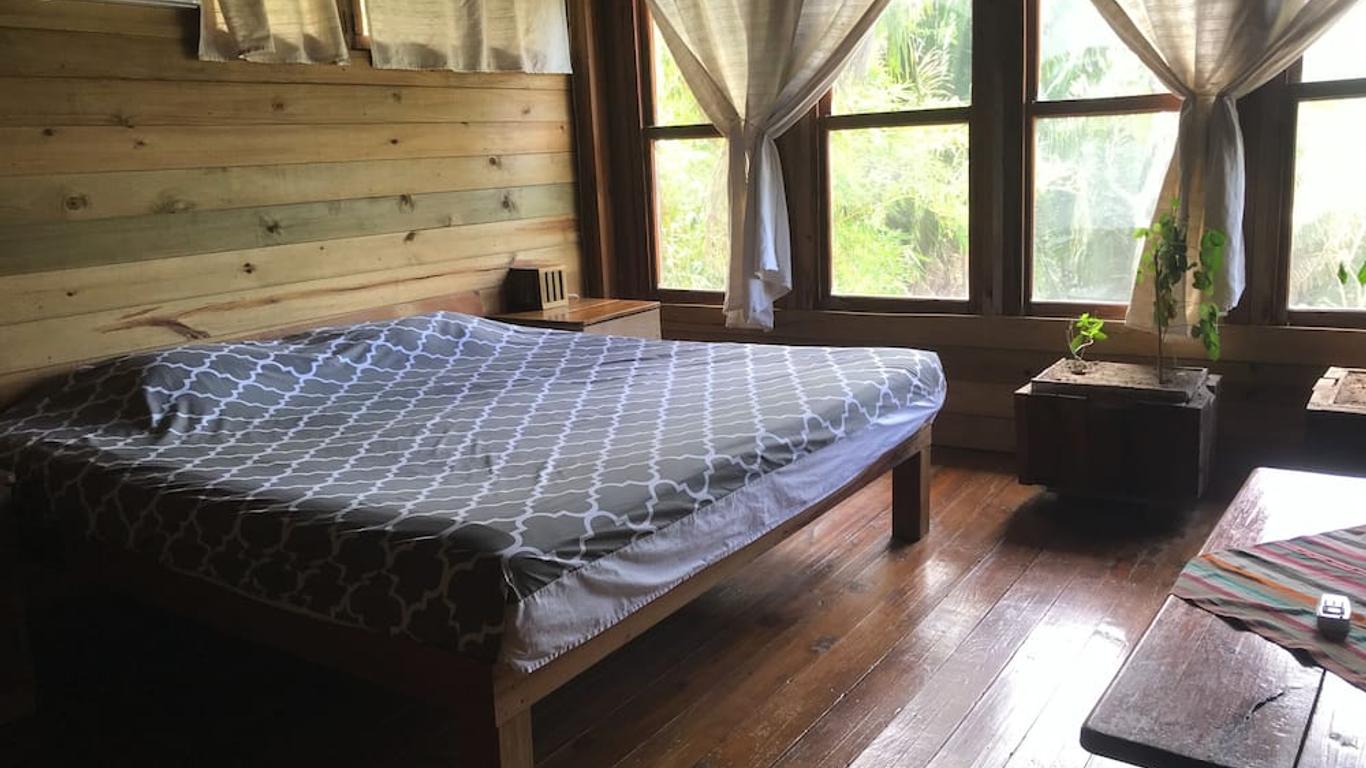Roatan Bed & Breakfast Apartments