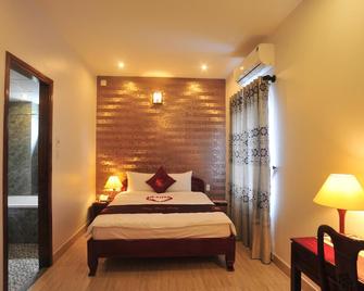 Hong Thien Ruby Hotel - Hue - Bedroom