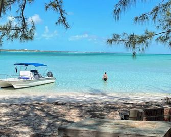 Fair Winds: Tropical Beach House, Stunning Ocean View, Pool, Steps to the Beach! - Farmer’s Hill - Playa