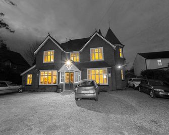 Gatwick Turret Guest House - Horley - Edifício