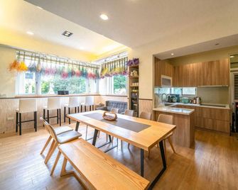Caspia home stay - Yilan City - Salónek